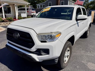 Image for 2018 Toyota Tacoma SR5 Double Cab 5 ft Bed I4 4x ID: 7556941