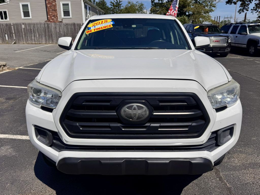 2018 Toyota Tacoma Image 2