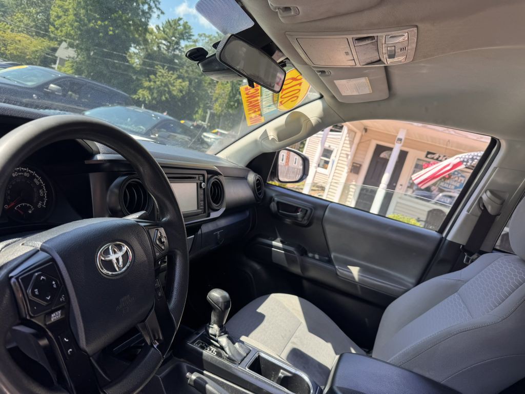 2018 Toyota Tacoma Image 9