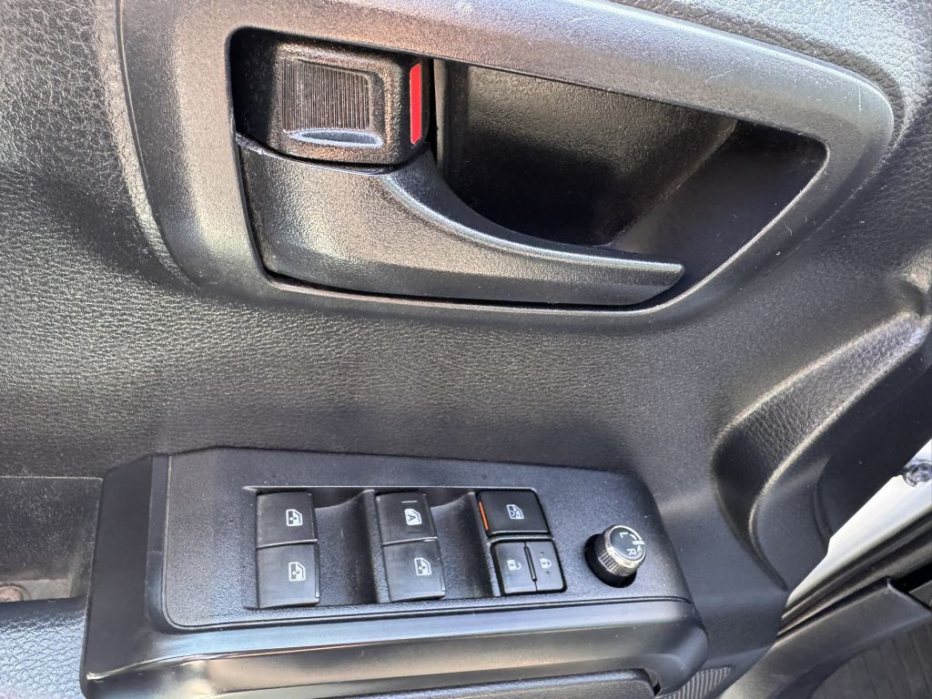 2018 Toyota Tacoma Image 15