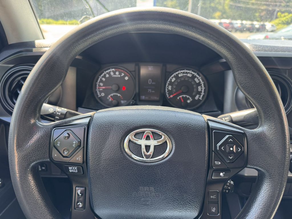 2018 Toyota Tacoma Image 18