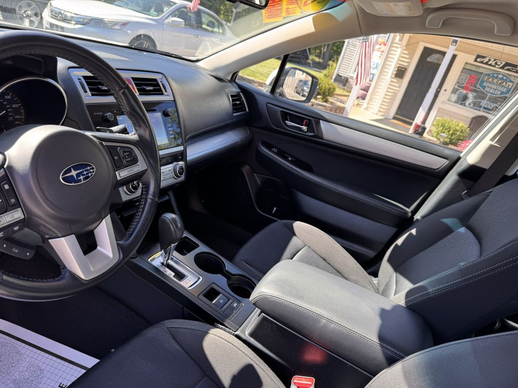 2016 Subaru Legacy Image 9