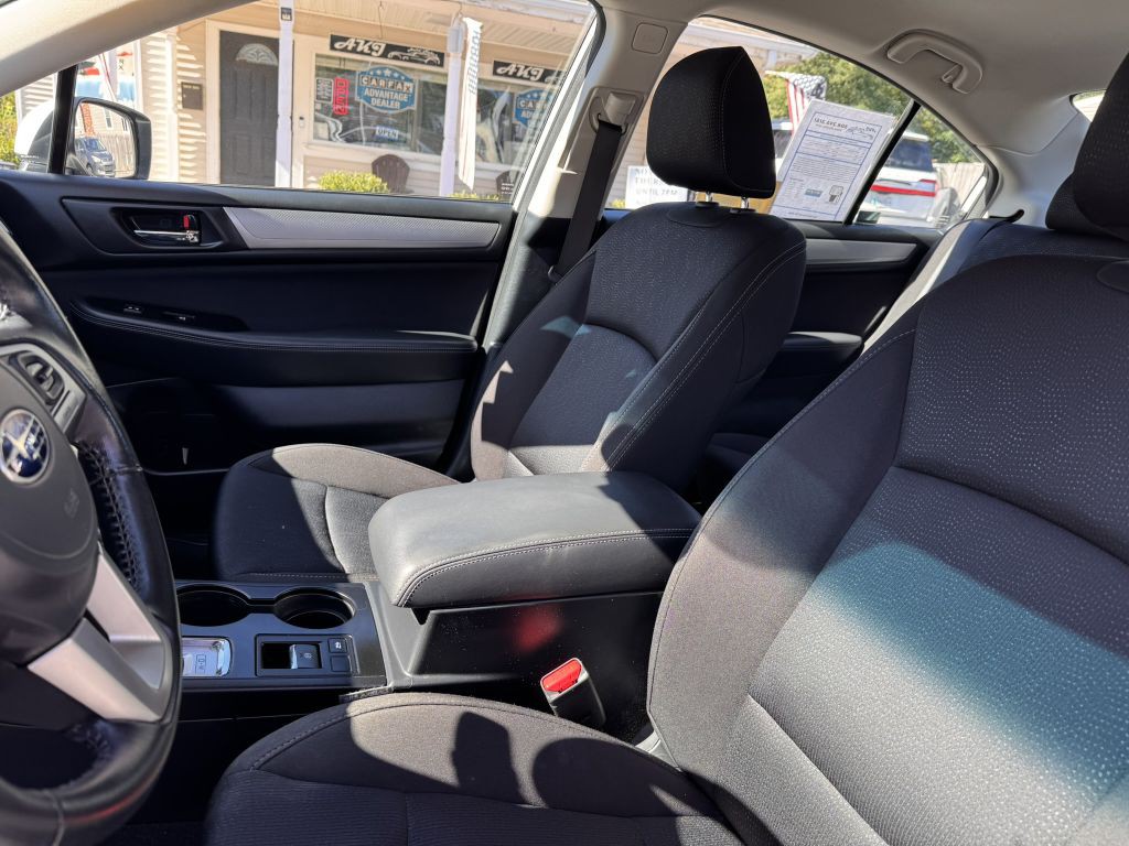 2016 Subaru Legacy Image 10