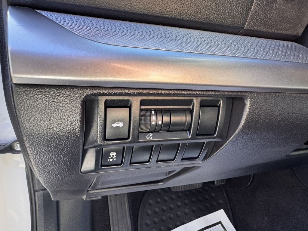 2016 Subaru Legacy Image 18