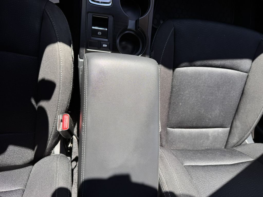 2016 Subaru Legacy Image 24