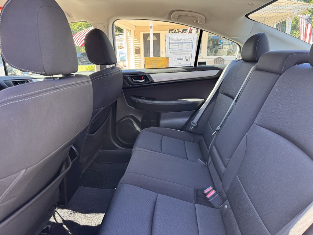 2016 Subaru Legacy Image 28