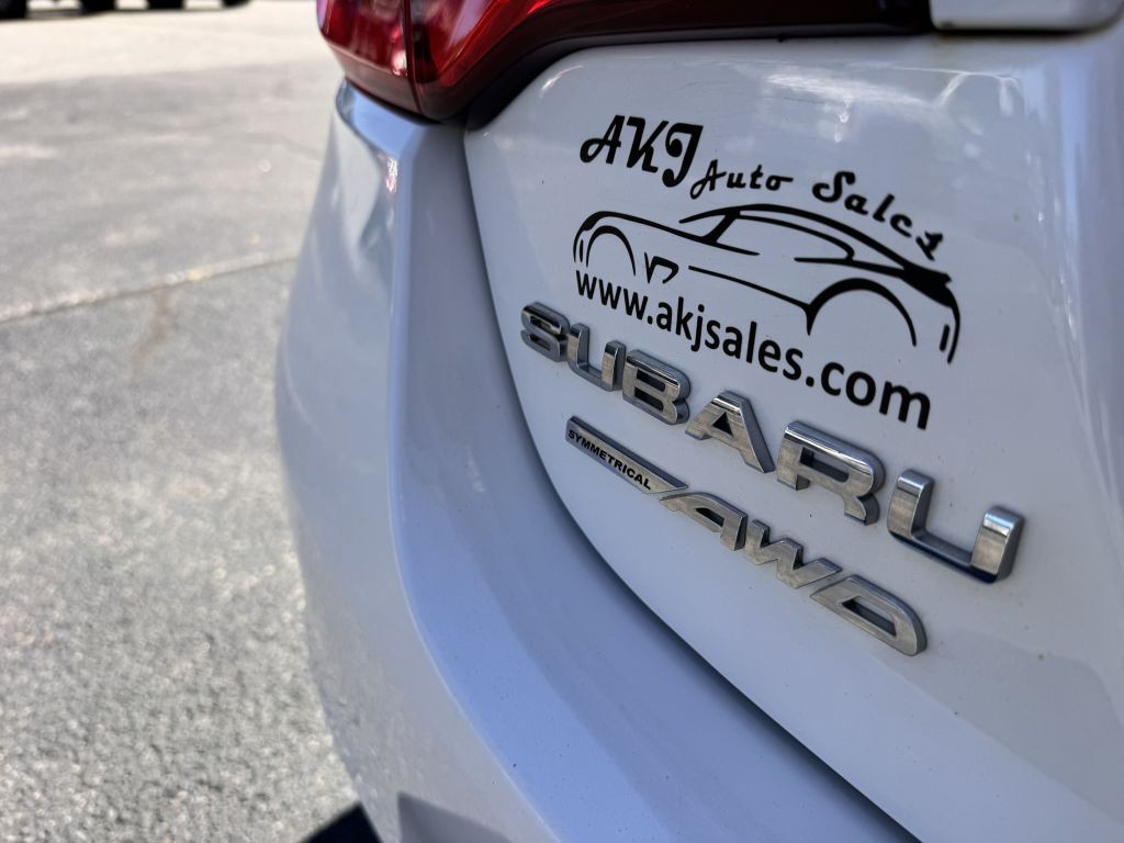 2016 Subaru Legacy Image 32