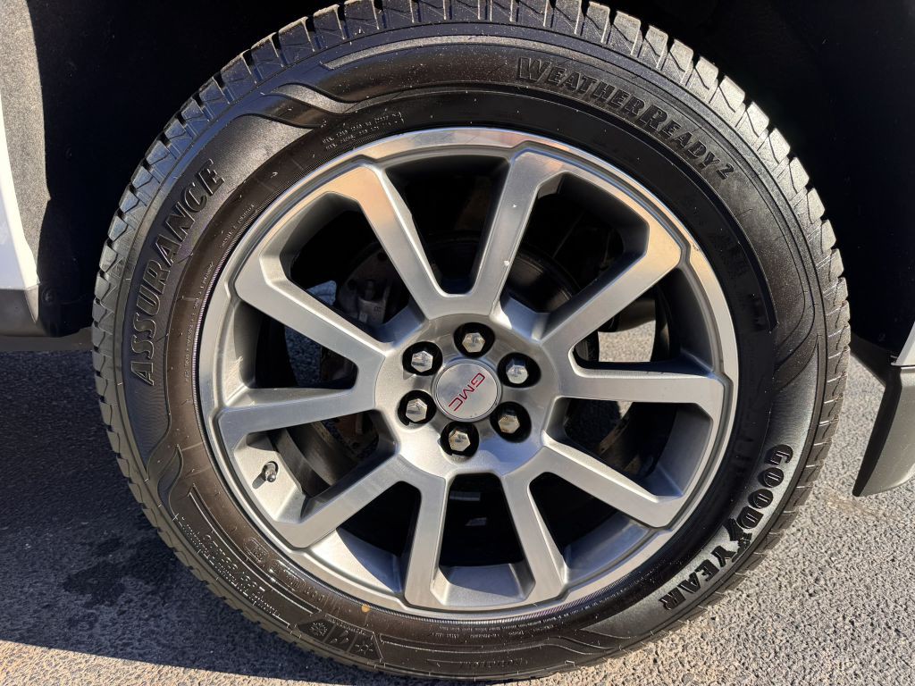 2018 GMC Canyon Image 12