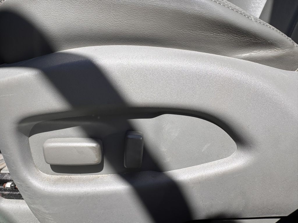 2012 Cadillac SRX Image 16