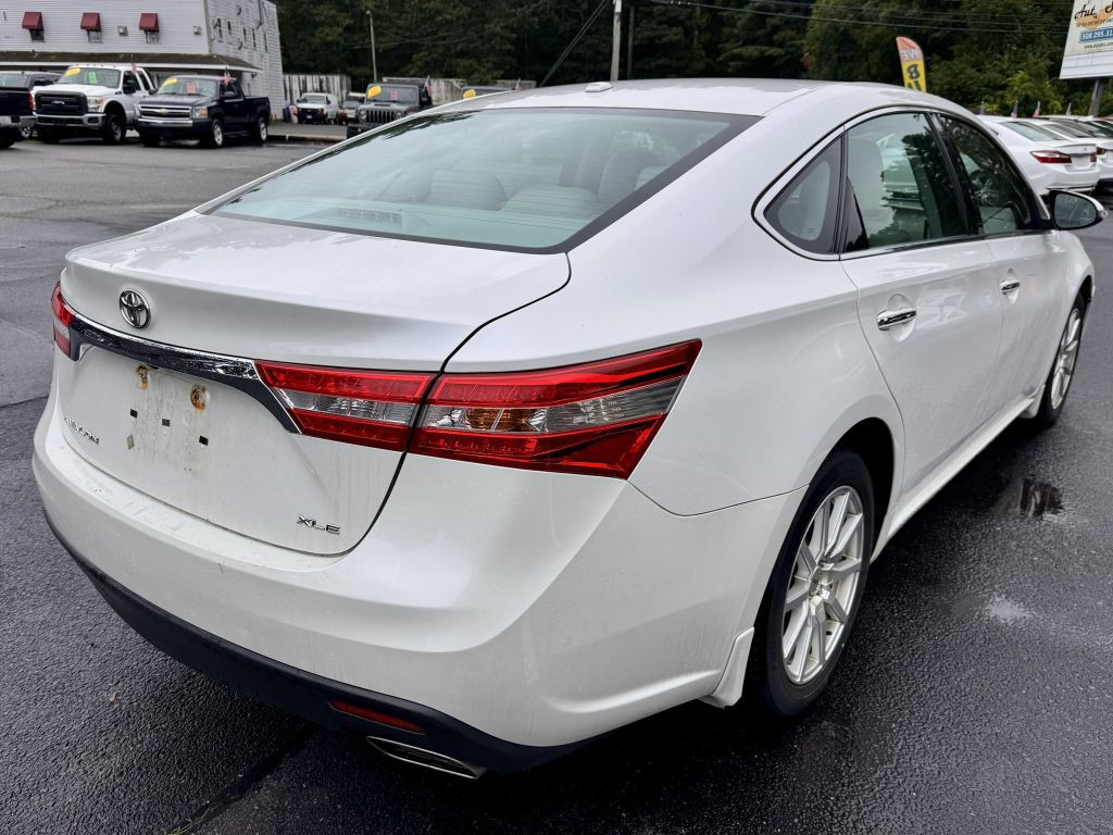 2015 Toyota Avalon Image 5