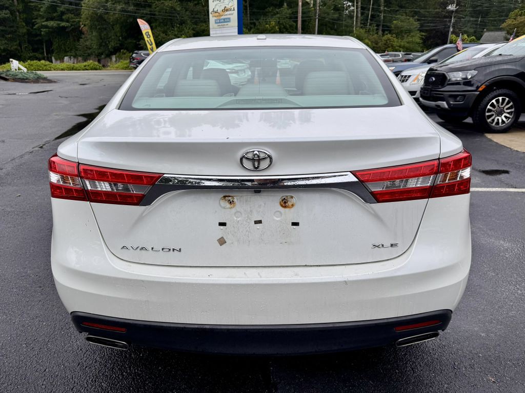2015 Toyota Avalon Image 6