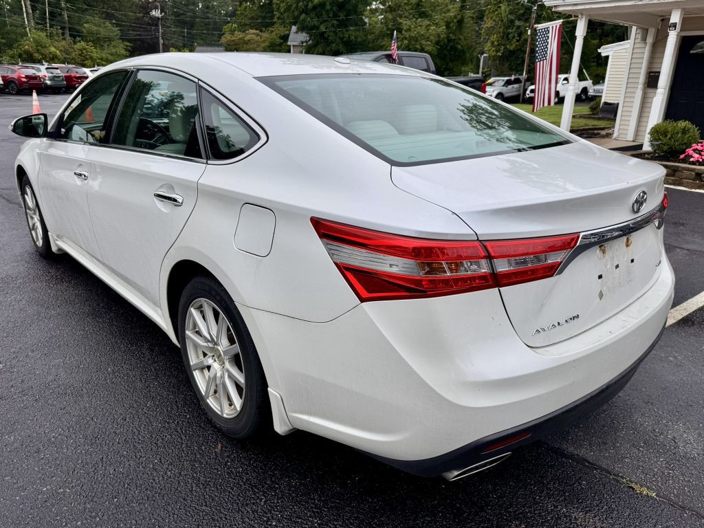 2015 Toyota Avalon Image 7