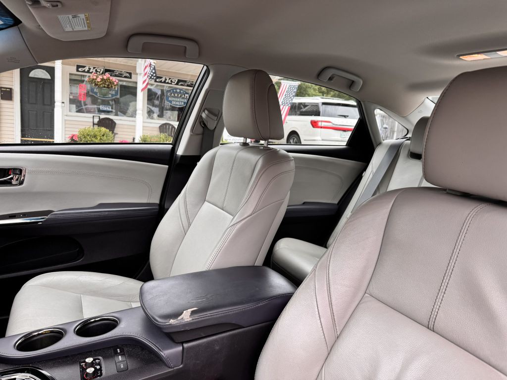 2015 Toyota Avalon Image 10