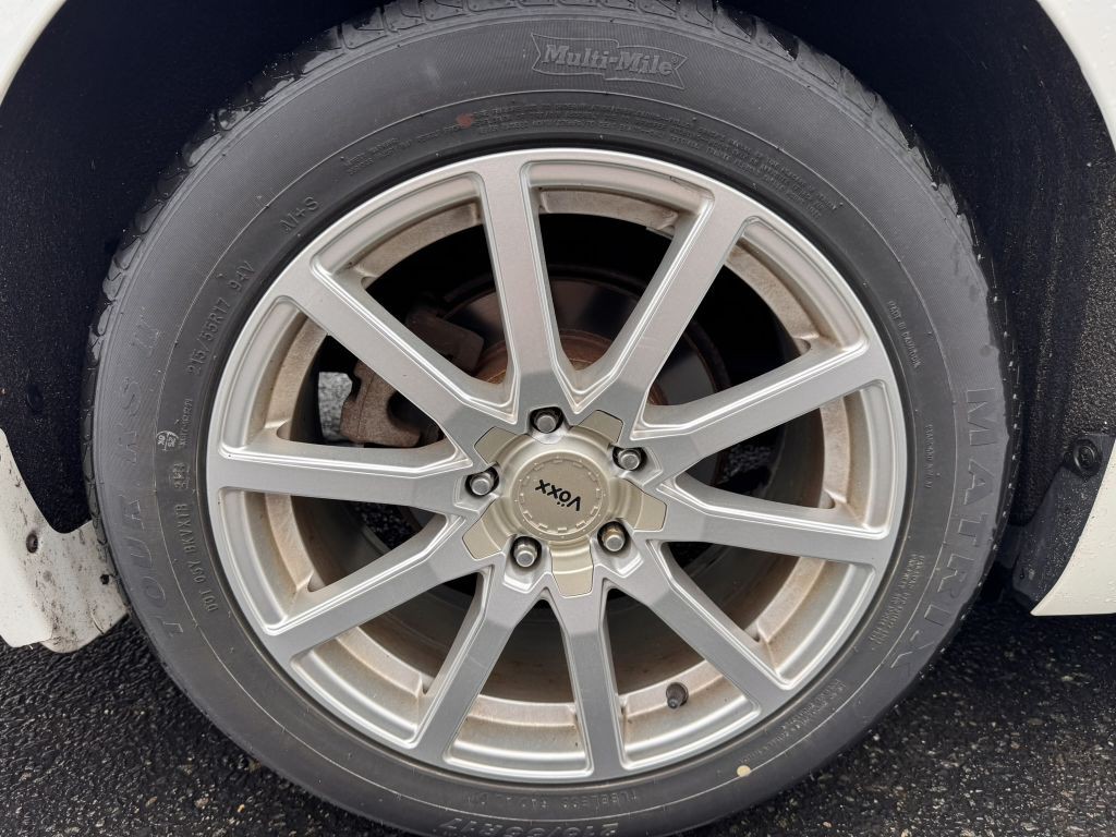 2015 Toyota Avalon Image 11