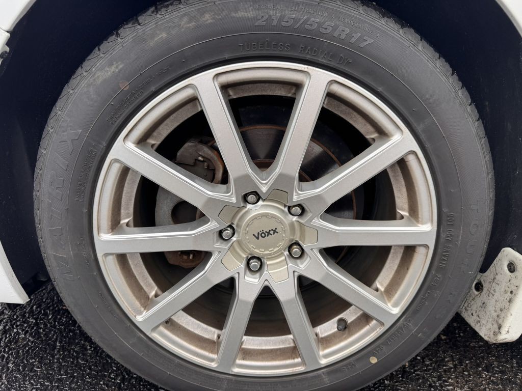 2015 Toyota Avalon Image 13