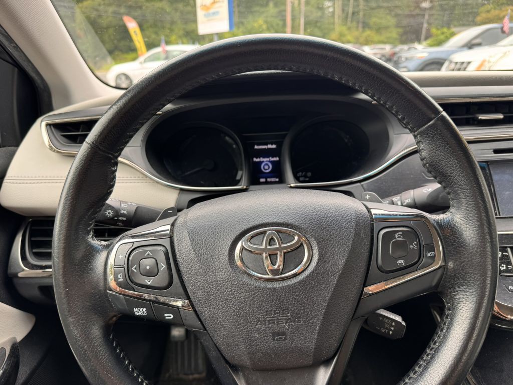 2015 Toyota Avalon Image 19