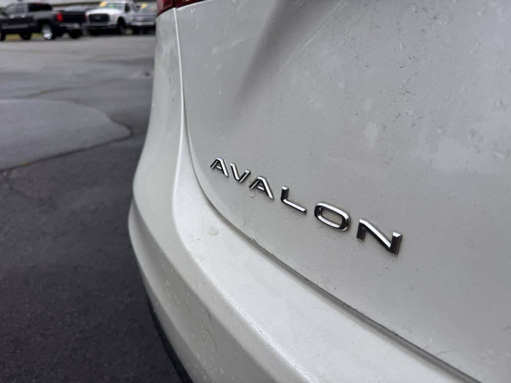2015 Toyota Avalon Image 26