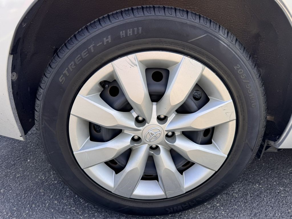 2014 Toyota Corolla Image 17