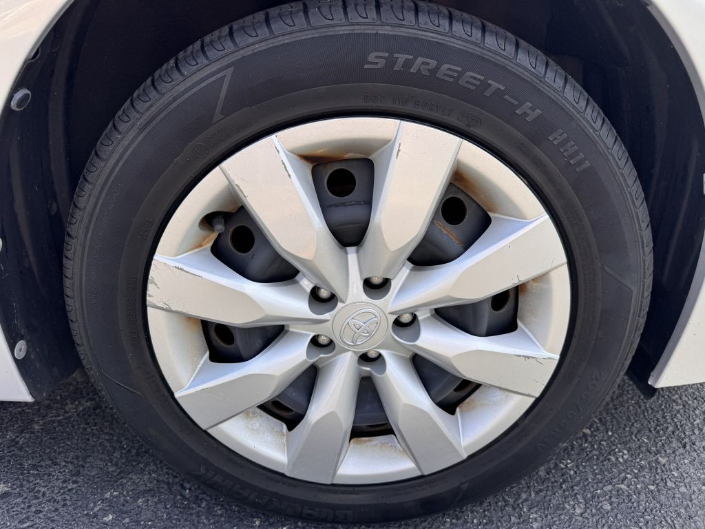 2014 Toyota Corolla Image 18