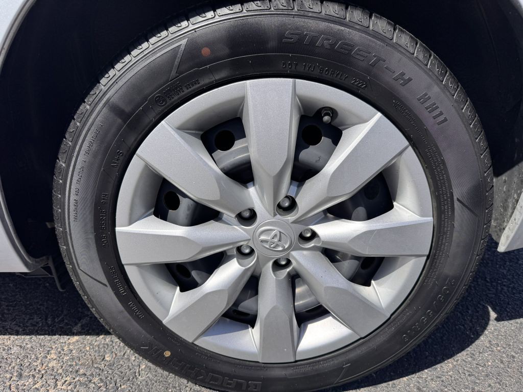 2014 Toyota Corolla Image 20