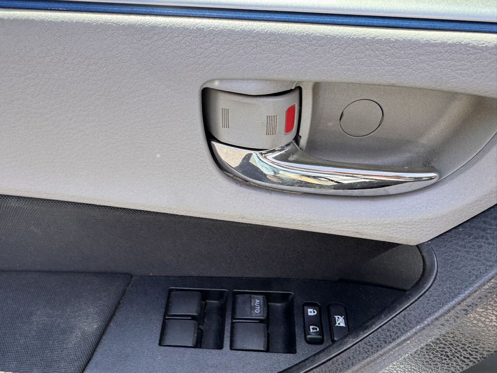 2014 Toyota Corolla Image 21