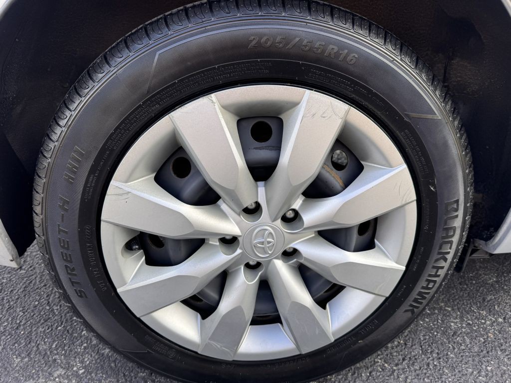 2014 Toyota Corolla Image 37