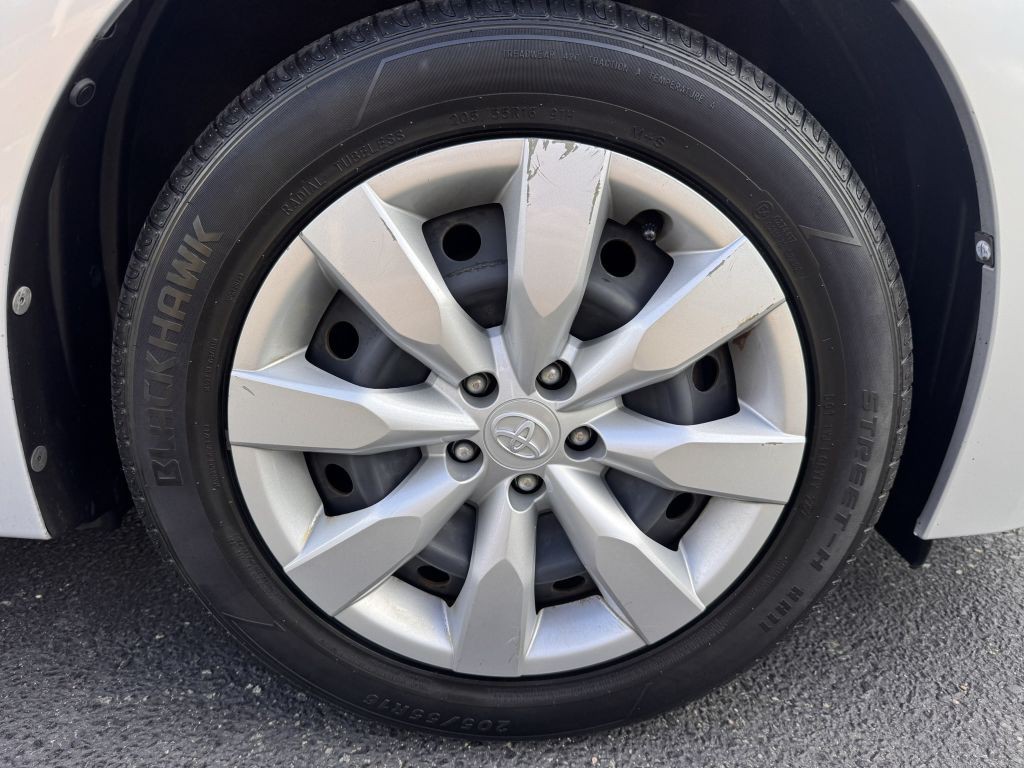 2014 Toyota Corolla Image 38