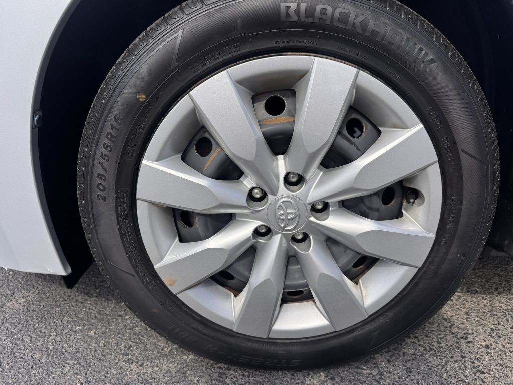 2014 Toyota Corolla Image 39