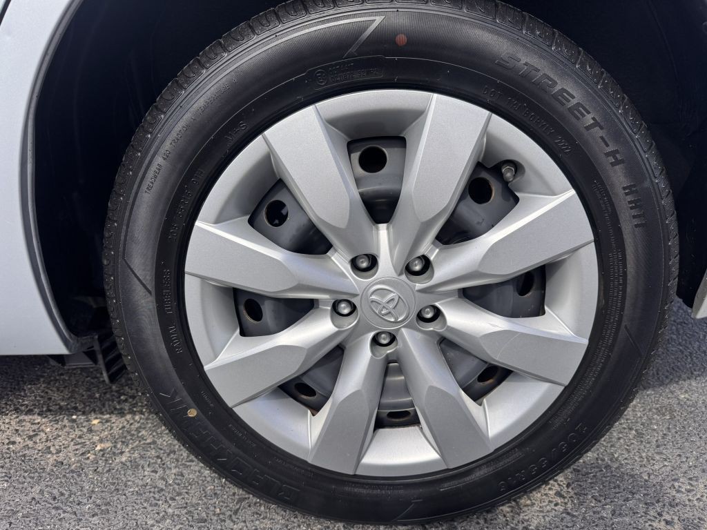 2014 Toyota Corolla Image 40
