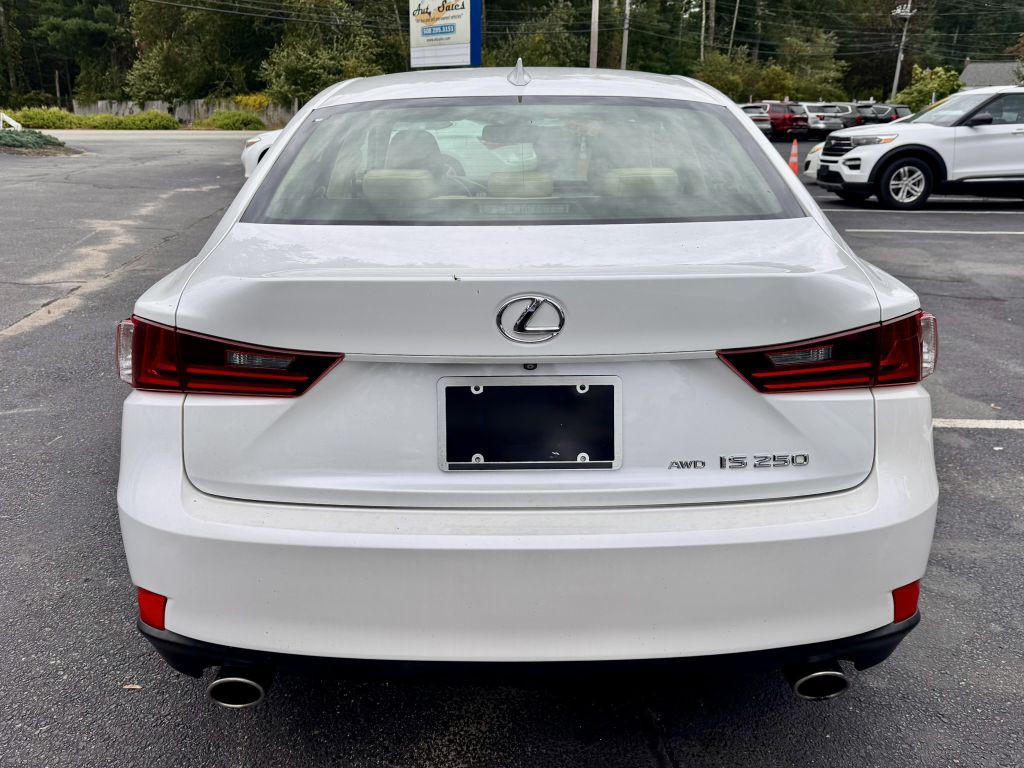 2015 Lexus IS 250 Image 9