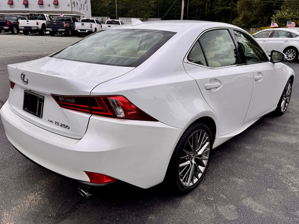 2015 Lexus IS 250 Image 10