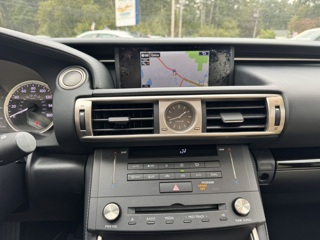 2015 Lexus IS 250 Image 22