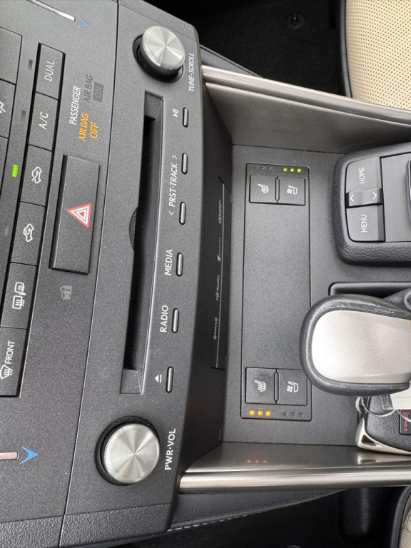 2015 Lexus IS 250 Image 24