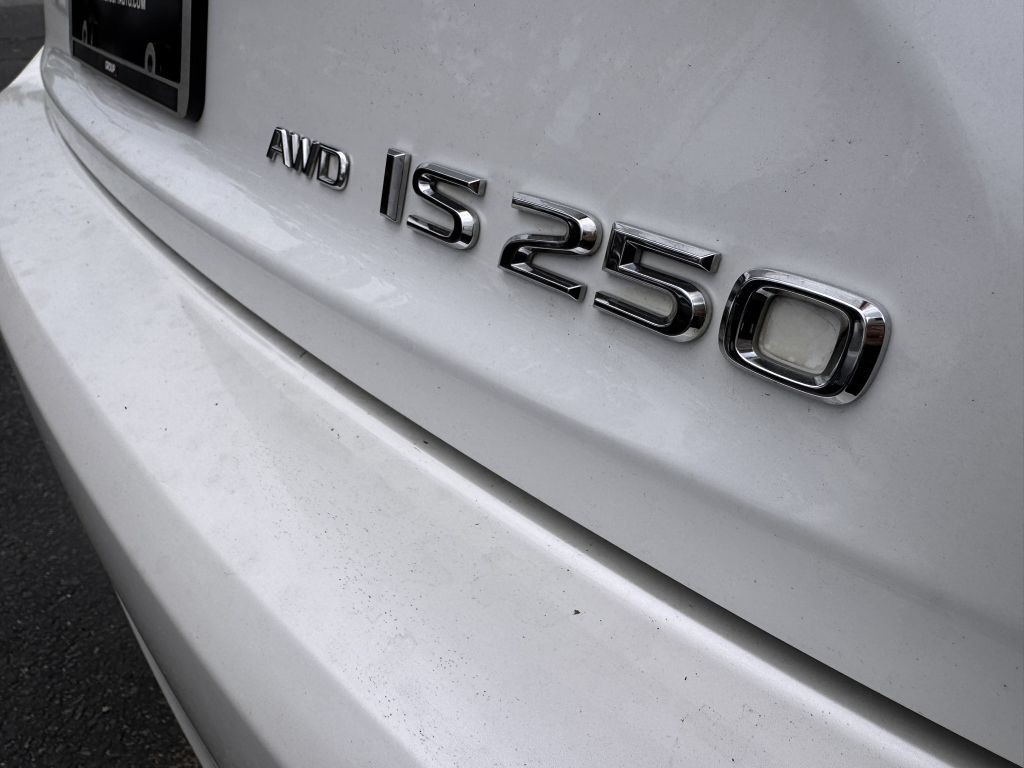 2015 Lexus IS 250 Image 33