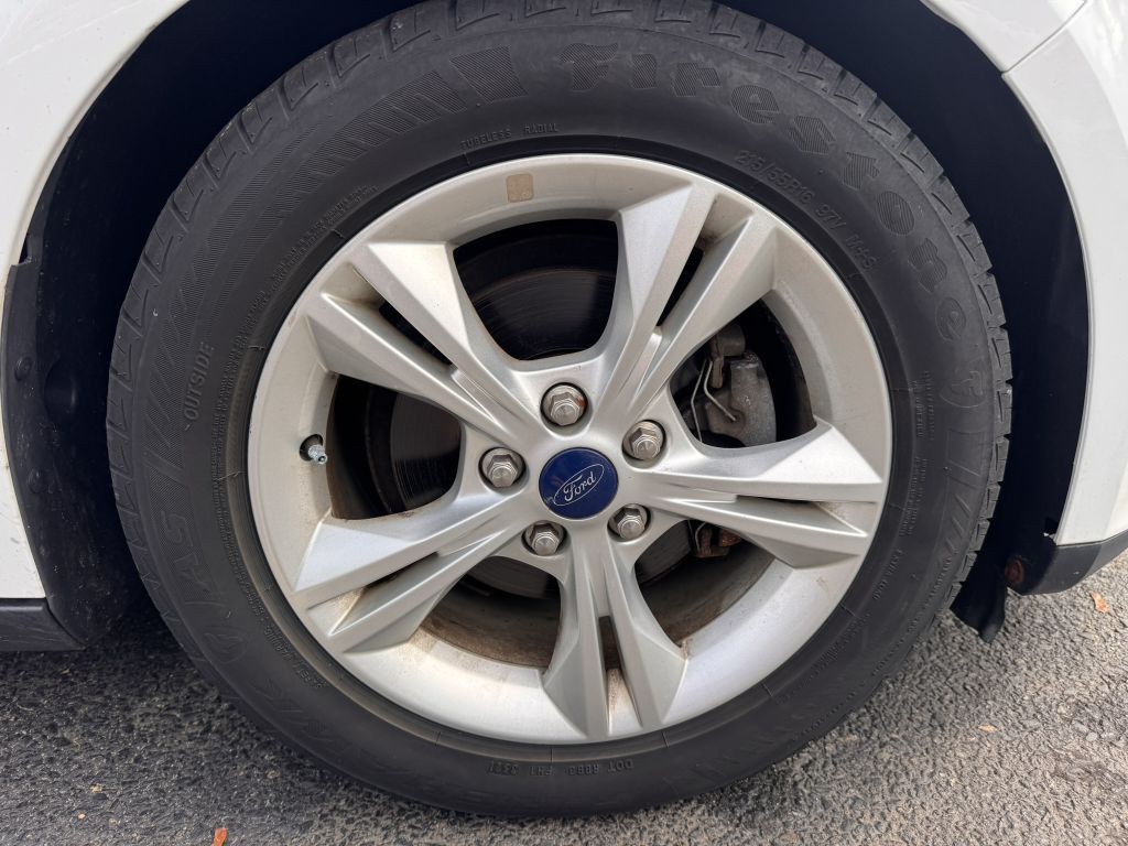 2013 Ford Focus Image 12