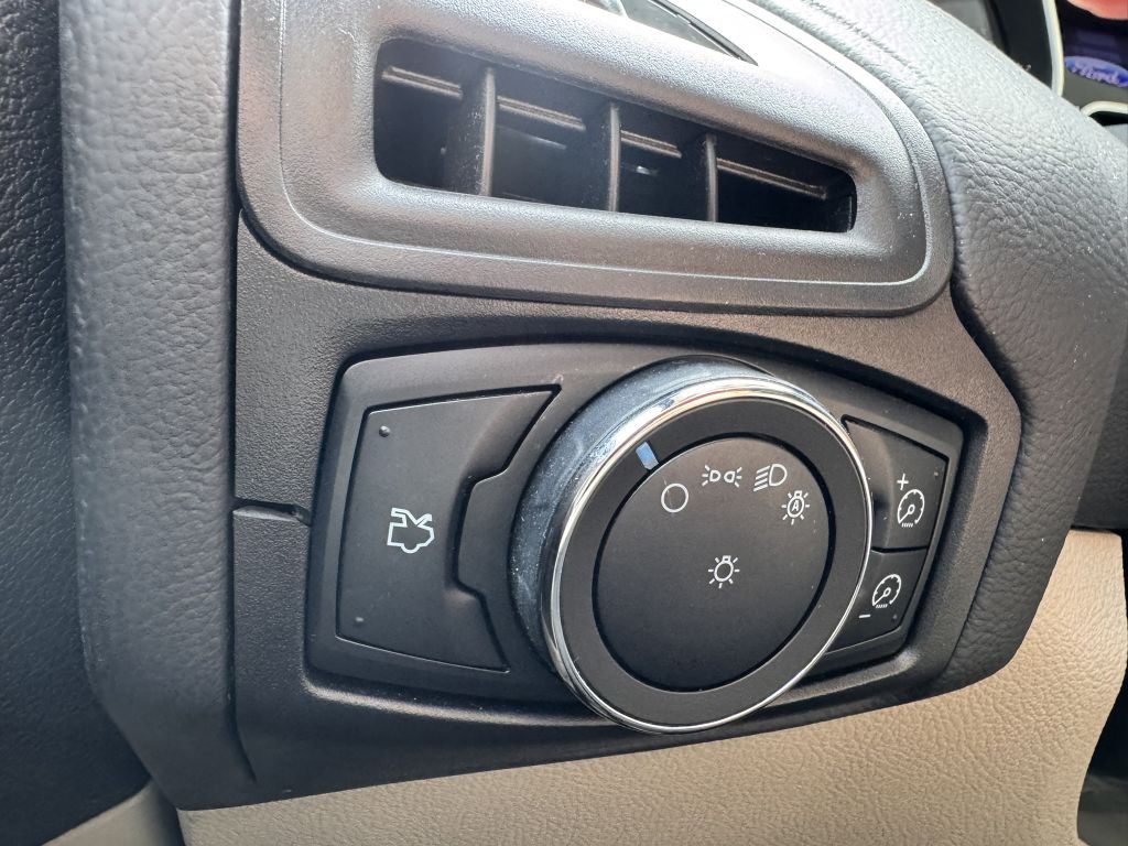 2013 Ford Focus Image 16