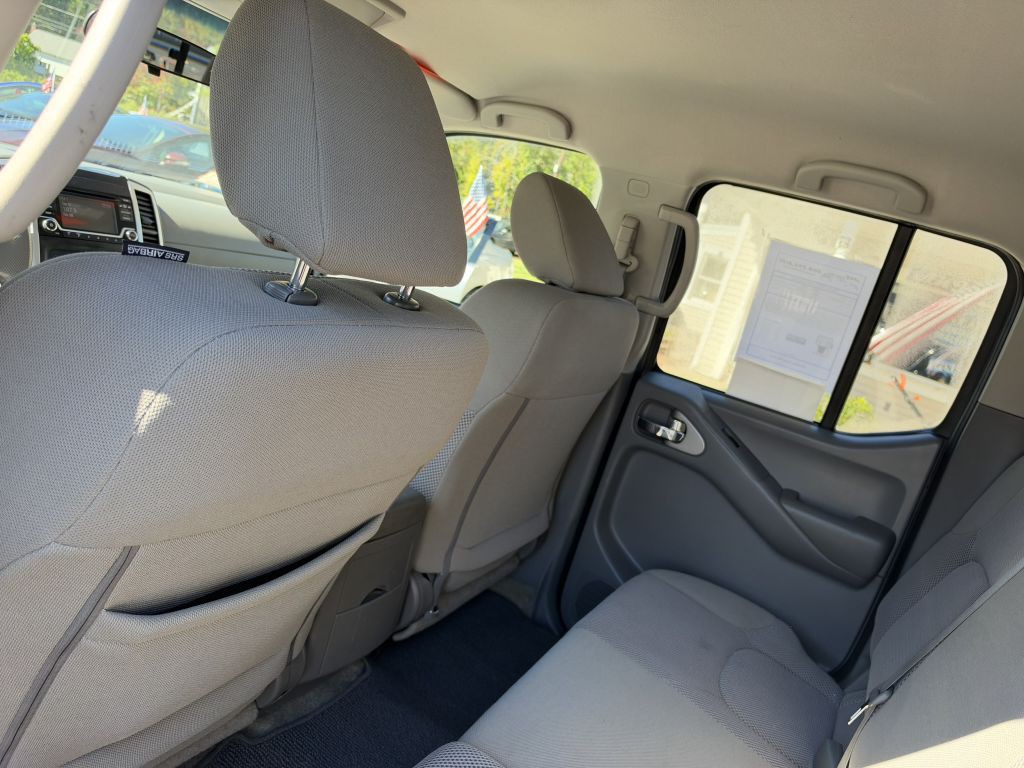 2018 Nissan Frontier Image 24