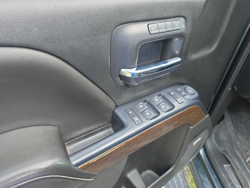 2018 GMC Sierra Image 8