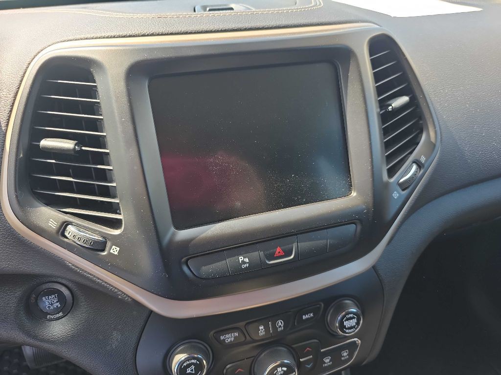 2015 Jeep Cherokee Image 14