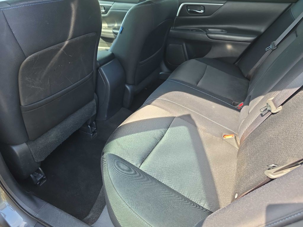 2017 Nissan Altima Image 12