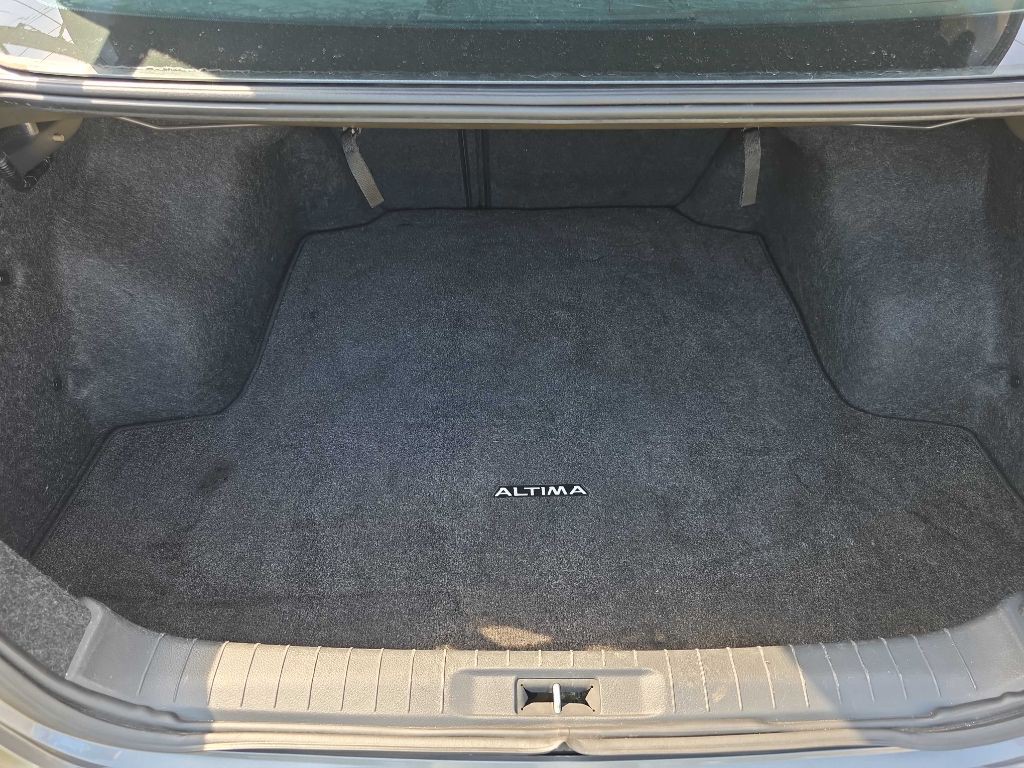 2017 Nissan Altima Image 14
