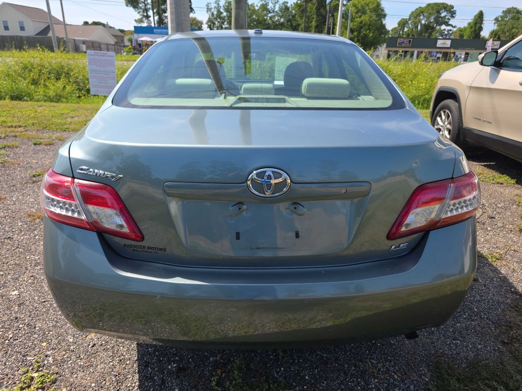 2011 Toyota Camry Image 4