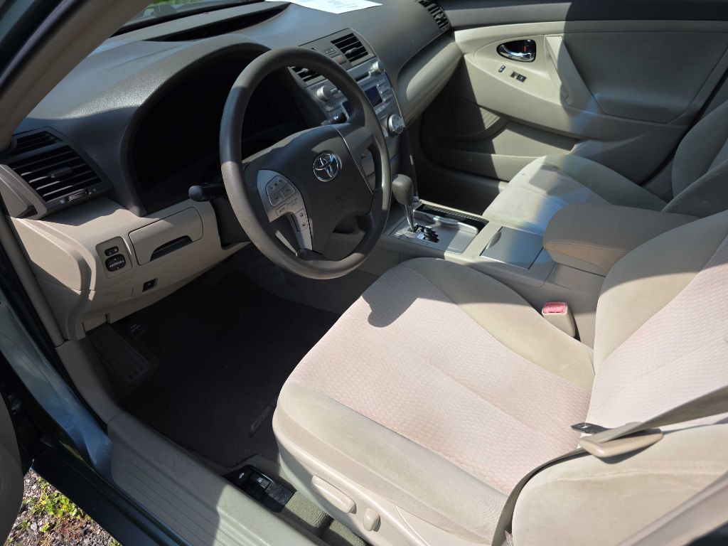 2011 Toyota Camry Image 6
