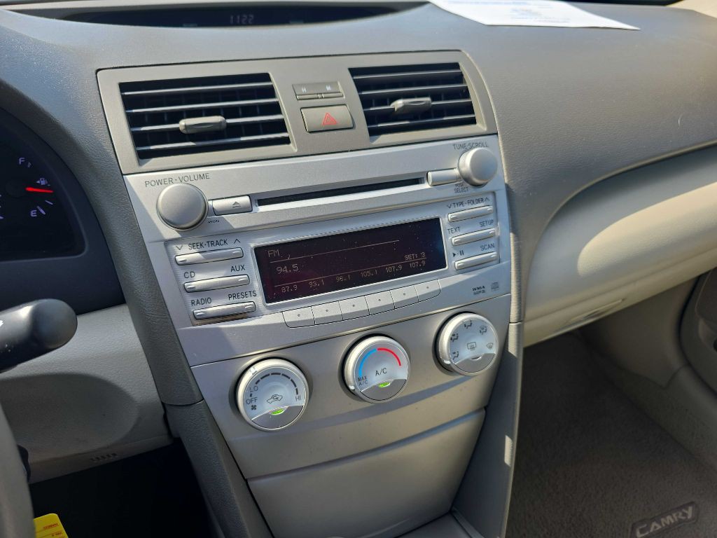 2011 Toyota Camry Image 11