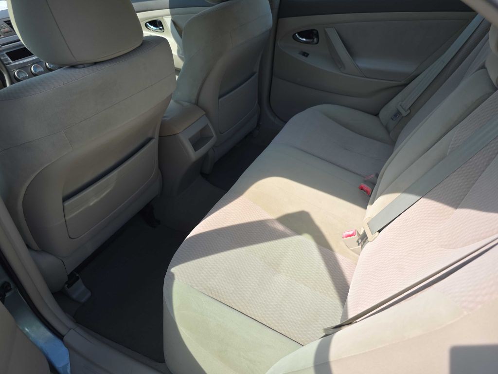 2011 Toyota Camry Image 12