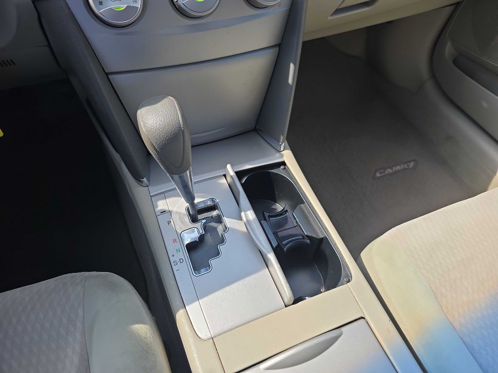 2011 Toyota Camry Image 13