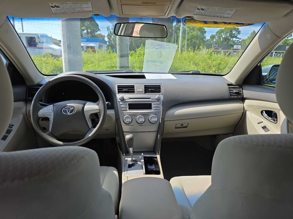 2011 Toyota Camry Image 14