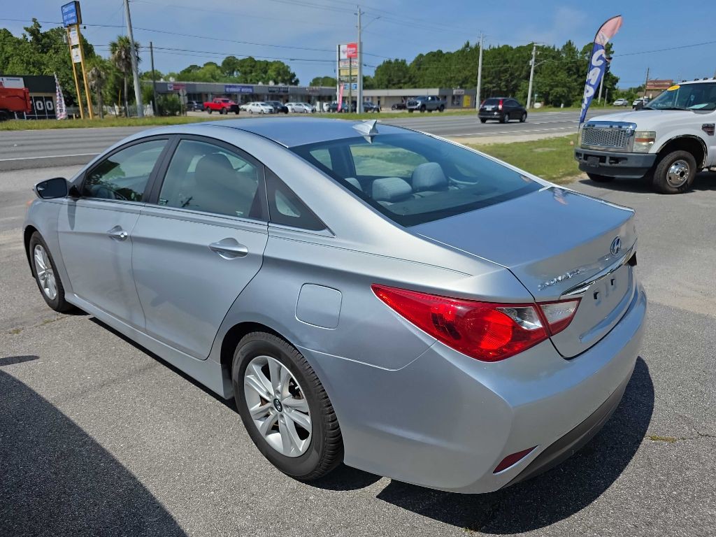 2014 Hyundai Sonata Image 2
