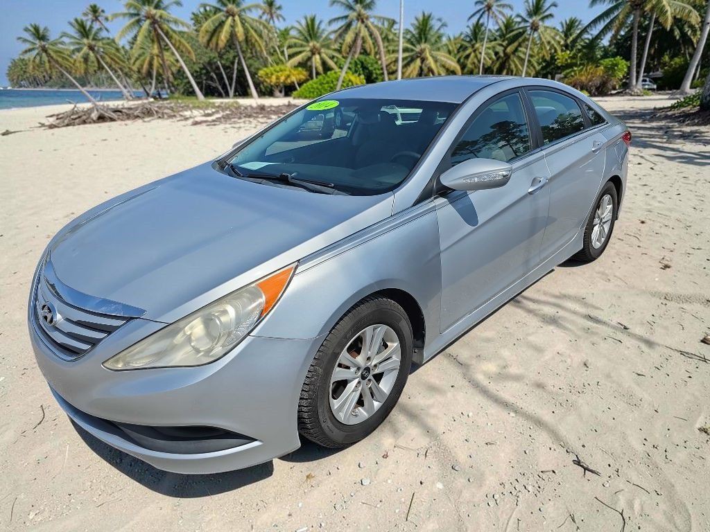 2014 Hyundai Sonata Image 2