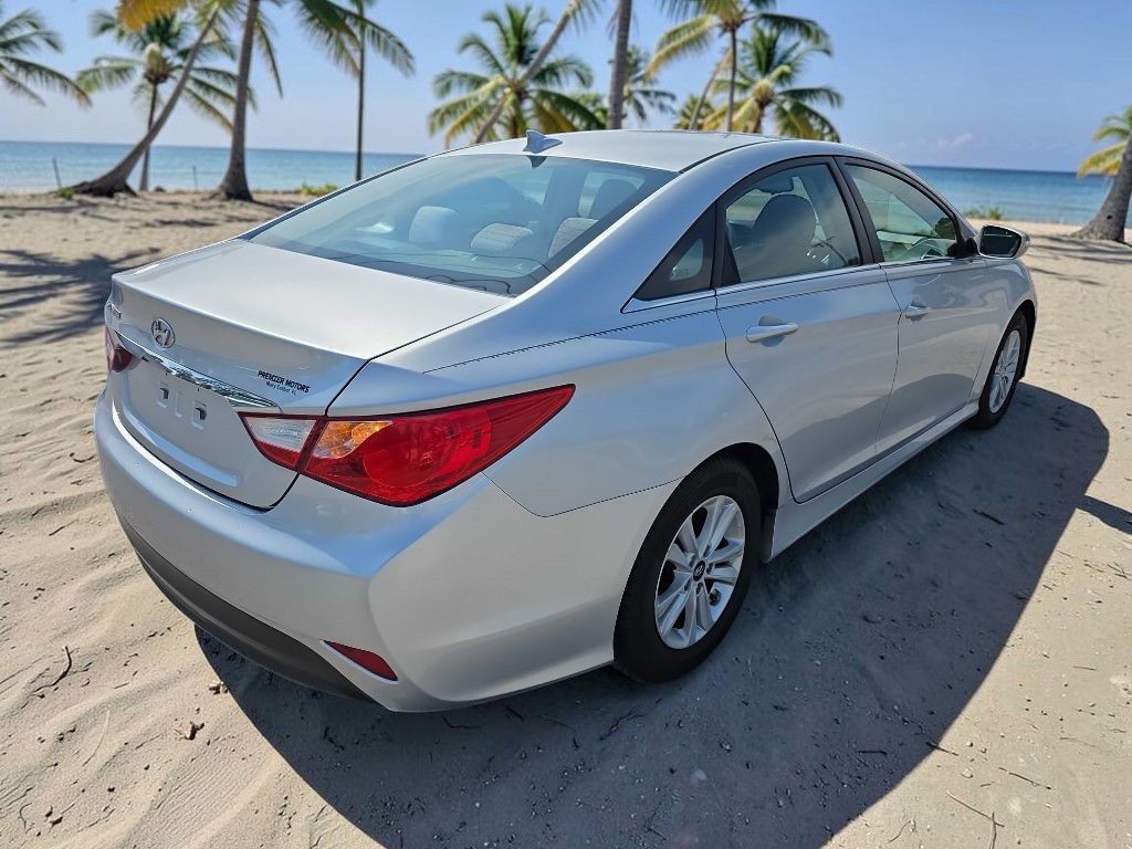 2014 Hyundai Sonata Image 3